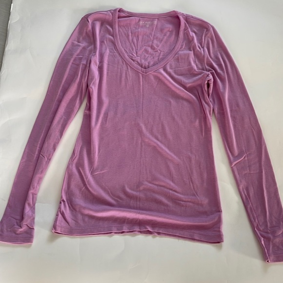 Ann Taylor NWT Long Sleeve Top, size Small in 60/40 Pima and Modal cotton. - Picture 1 of 5